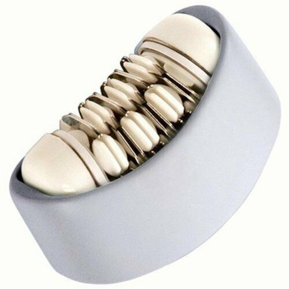 Emjoi Gently Epi Silk Epilator Hair Remover (AP-9PBB) Cord or Cordless - Picture 4 of 7